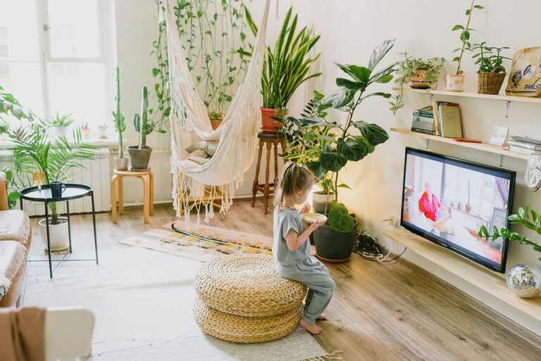 Affordable Ways to Make Your Living Room Cozy and Inviting